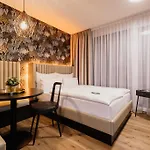 Rioca Frankfurt Posto 7 מלון דירות